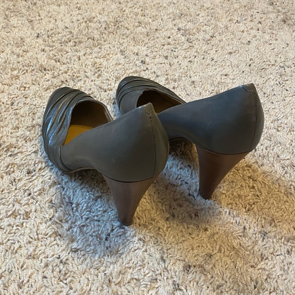 Heels 👠 - Picture 3 of 3